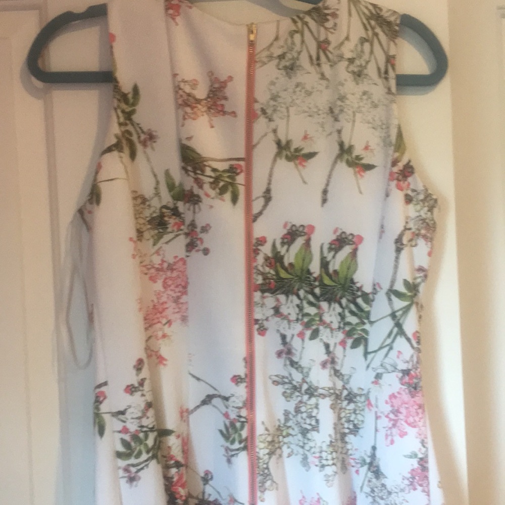 Dress - Picture 3 of 3